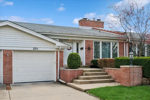 2711 E Bel Aire Drive, Arlington Heights, IL 60004