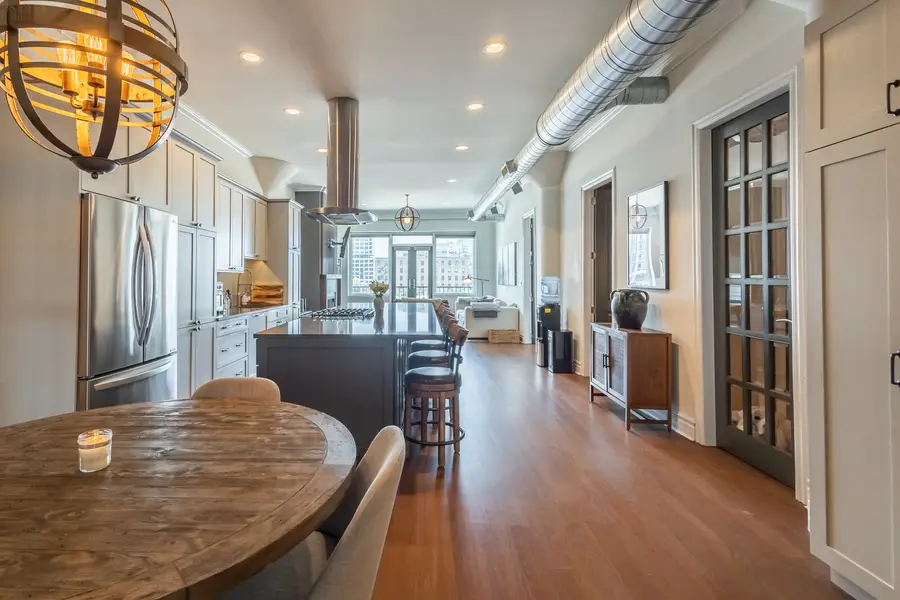 Address Withheld By Seller, Chicago, IL 60607 - #3