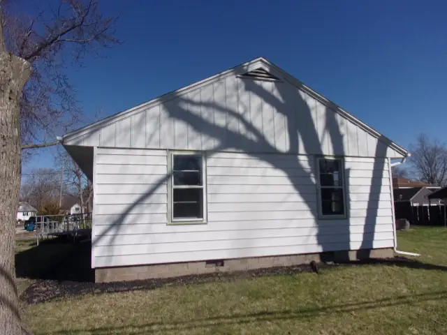 130 W Murphy Street, Pontiac, IL 61764 - #2