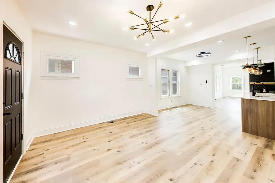 610 Eastern Avenue, Bellwood, IL 60104 - #3