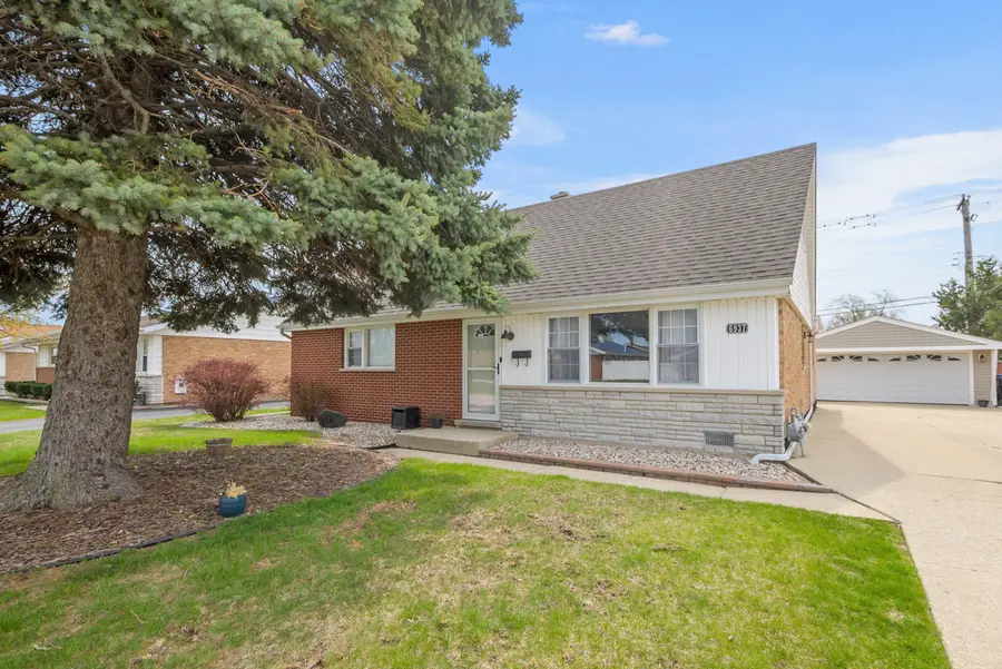 6937 Stanford Drive, Bridgeview, IL 60455 - #2