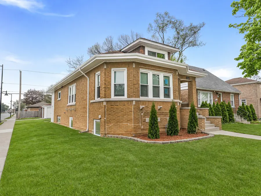 319 Bellwood Avenue, Bellwood, IL 60104 - #3