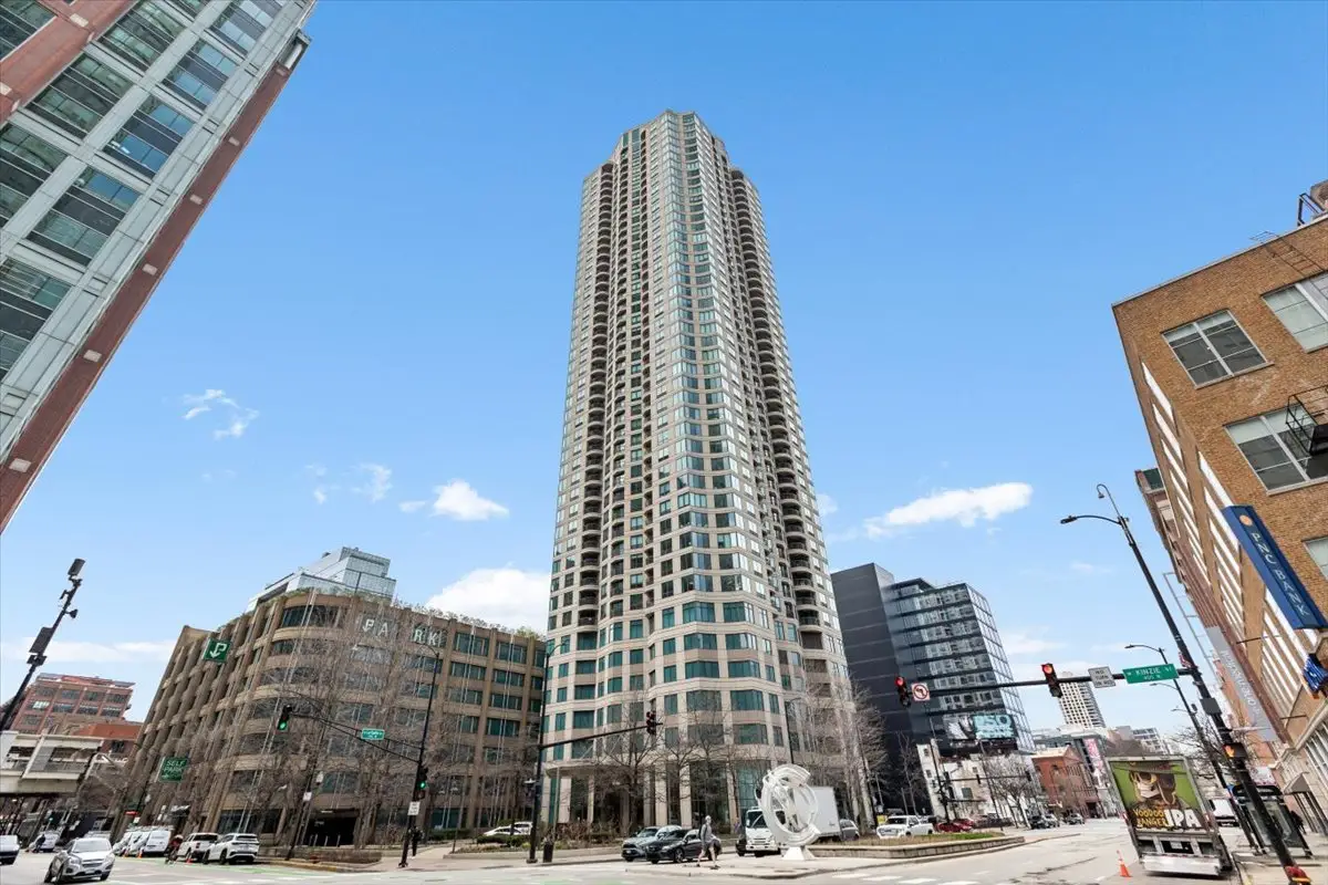 400 N La Salle Drive #2808, Chicago, IL 60654 - #1