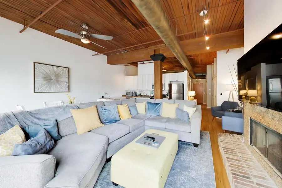 550 N Kingsbury Street #422, Chicago, IL 60654 - #2