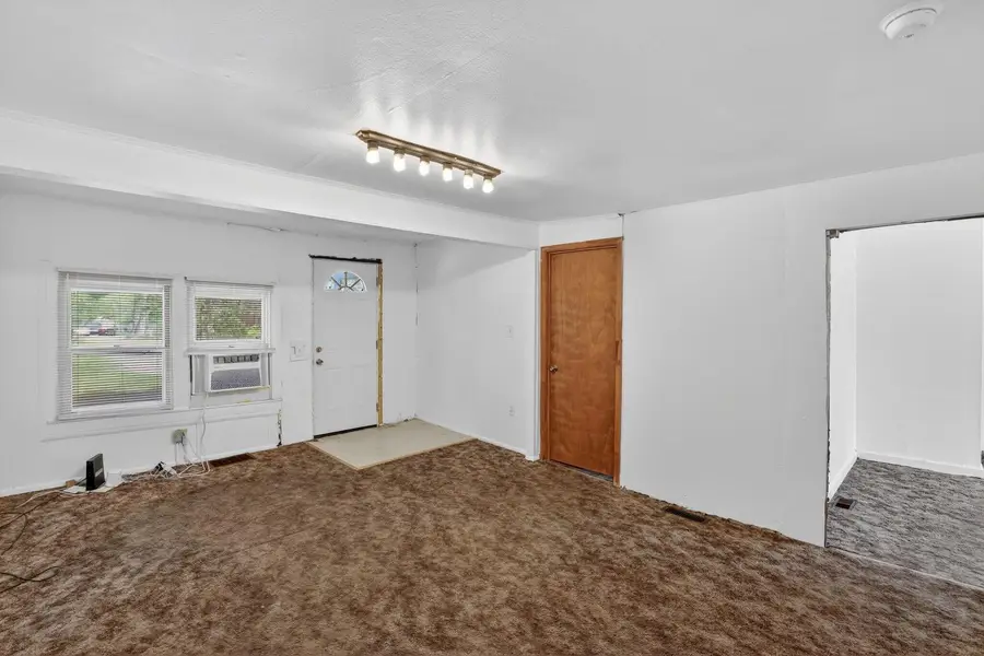 822 W Kennicott Street, Carbondale, IL 62901 - #3