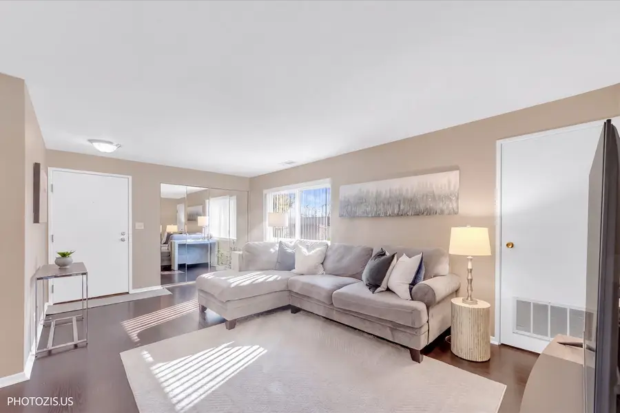 550 Vine Avenue #104, Highland Park, IL 60035 - #3