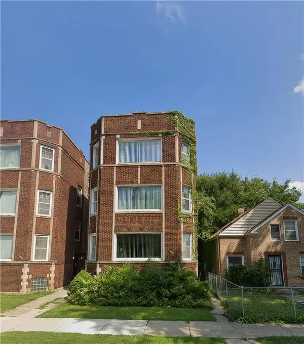 8611 S Bennett Avenue, Chicago, IL 60617