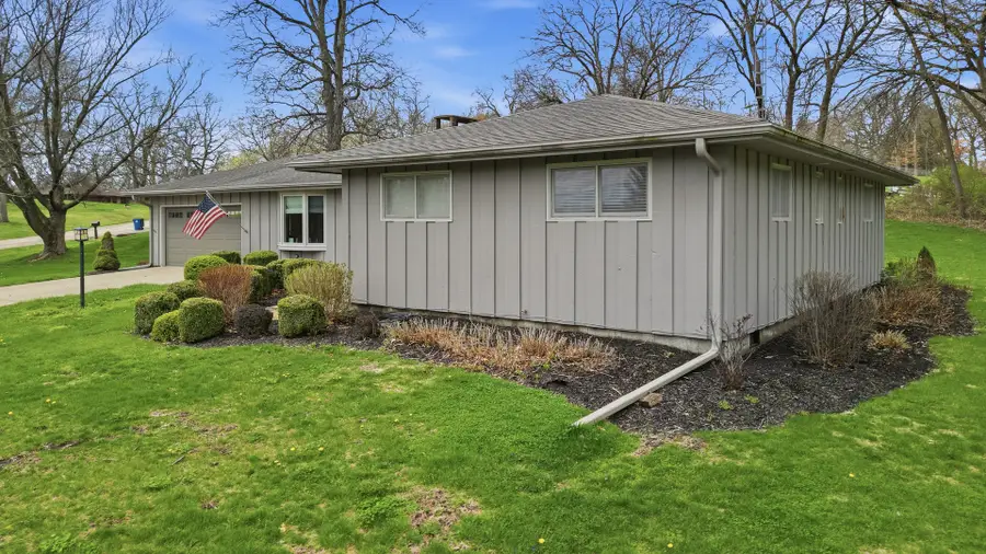 476 Timberland Drive, Dixon, IL 61021 - #2