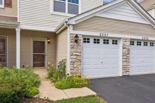 Address Withheld By Seller, Carpentersville, IL 60110