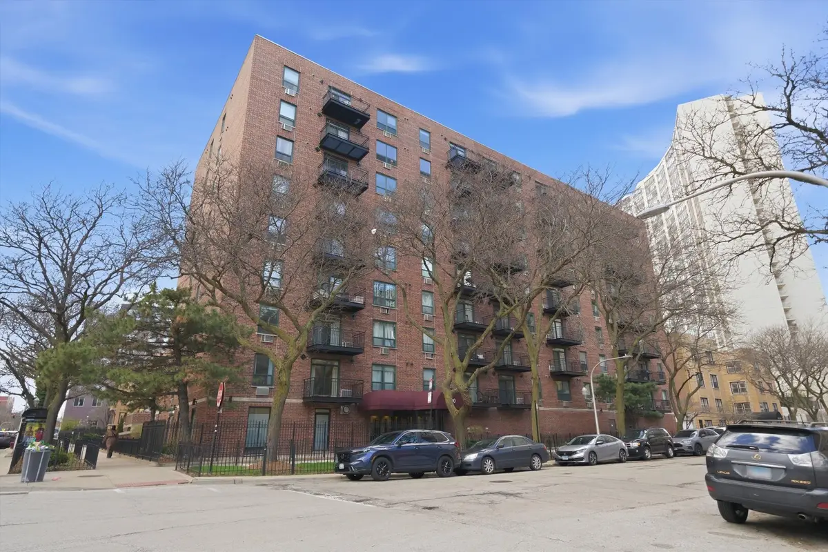 3900 N Pine Grove Avenue #511, Chicago, IL 60613 - #1