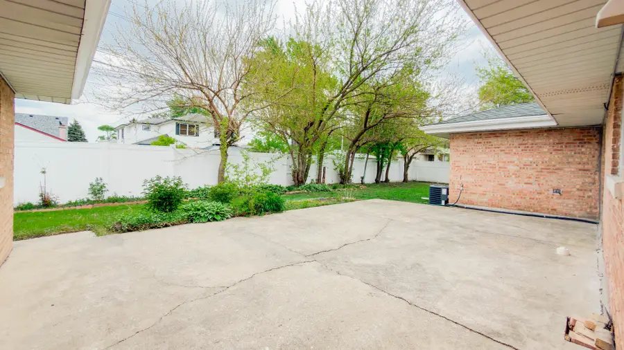 7945 Mobile Avenue, Burbank, IL 60459 - #3