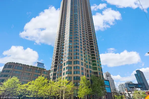 400 N La Salle Drive #2002, Chicago, IL 60654