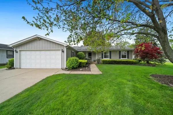 1562 White Trail, Elk Grove Village, IL 60007