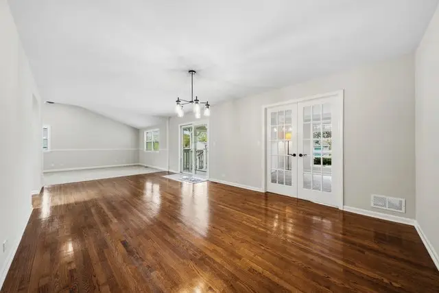 1562 White Trail, Elk Grove Village, IL 60007 - #3