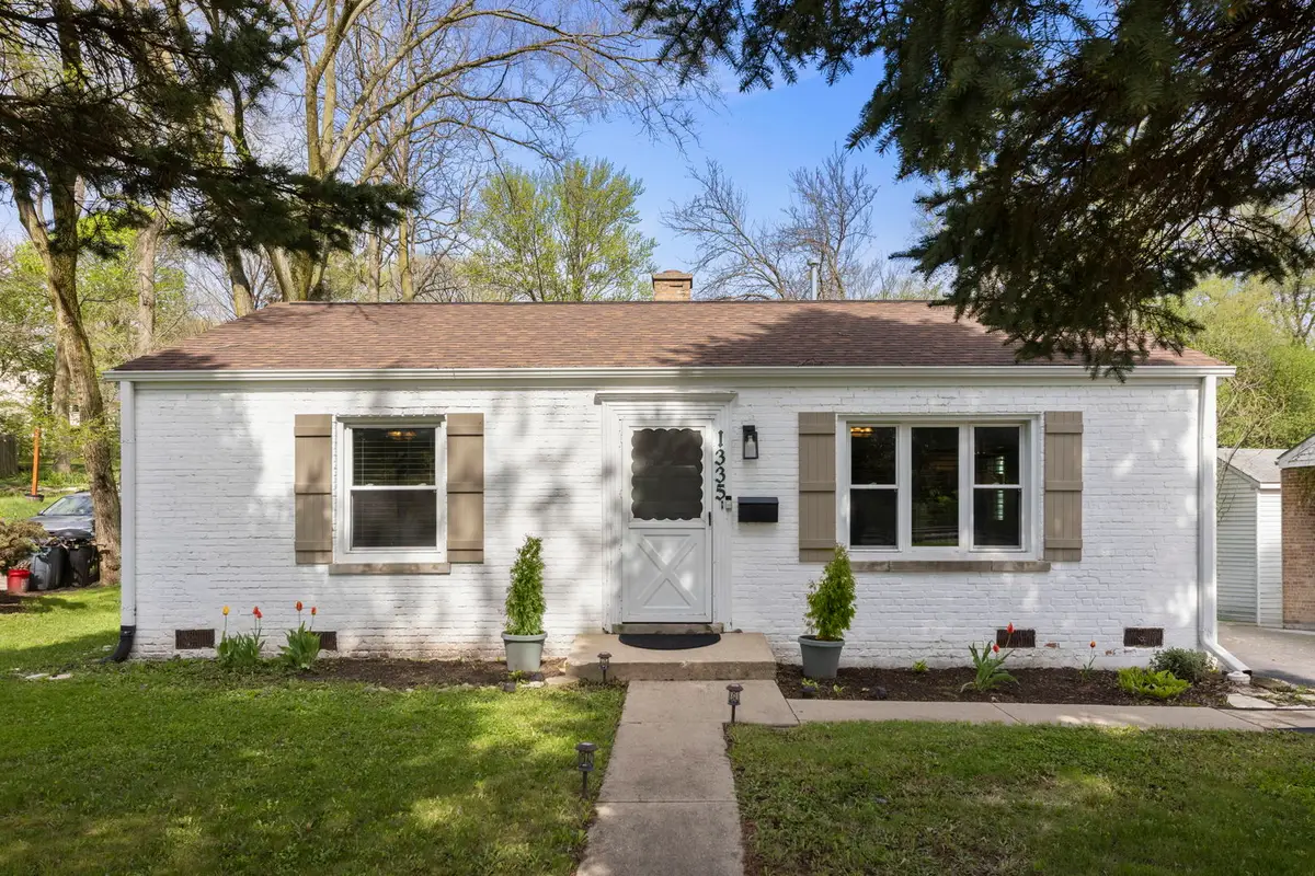 1335 College Avenue, Wheaton, IL 60187 - #1