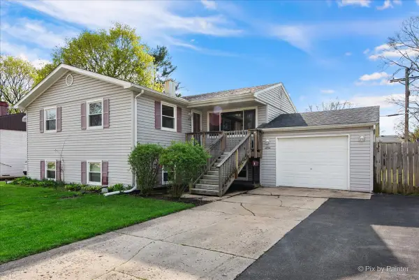 6054 Hampton Drive, Carpentersville, IL 60110