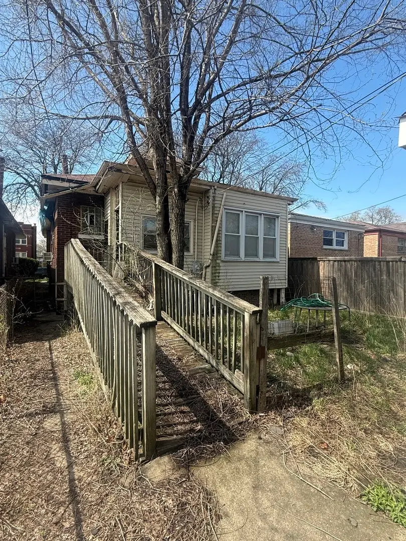 7557 S Paxton Avenue, Chicago, IL 60649 - #2