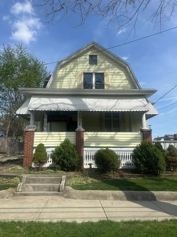 1309 N Lee Street, Bloomington, IL 61701