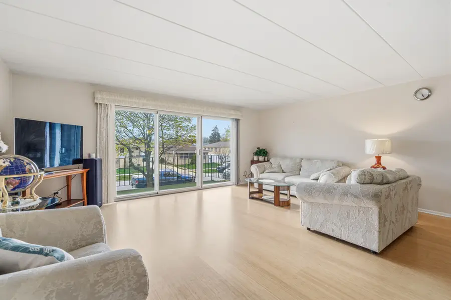 10221 S Komensky Avenue #1E, Oak Lawn, IL 60453 - #3