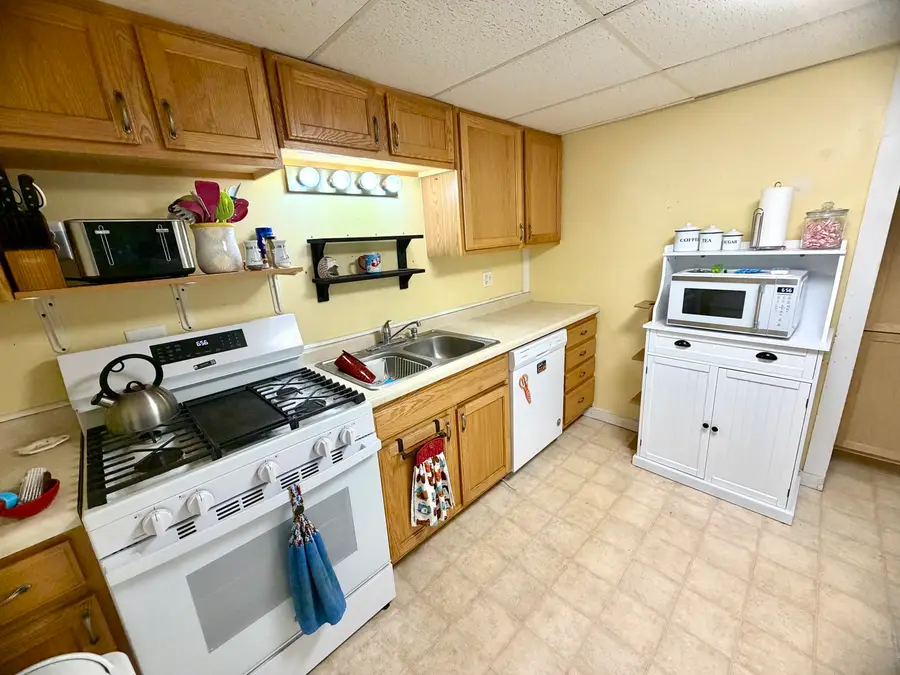 837 Gooding Street, Lasalle, IL 61301 - #3