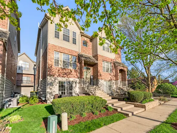 265 N Wilmette Avenue, Westmont, IL 60559 - #2