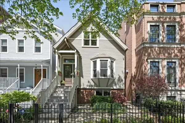 1332 W School Street, Chicago, IL 60657