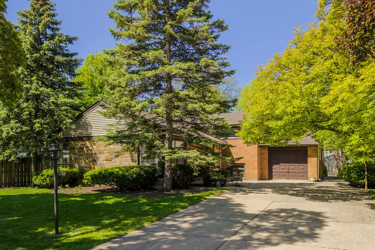 206 S See Gwun Avenue, Mount Prospect, IL 60056 - #1
