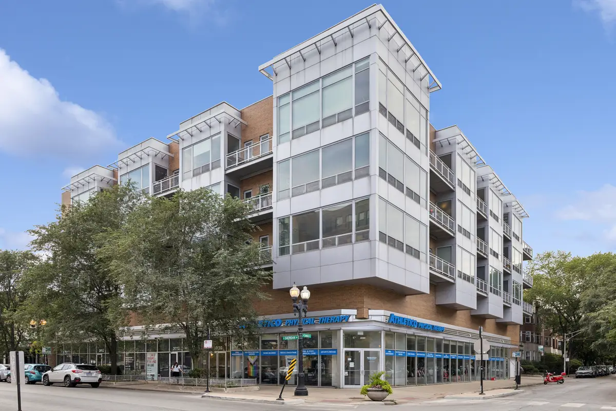 3920 N Sheridan Road #301, Chicago, IL 60613 - #1
