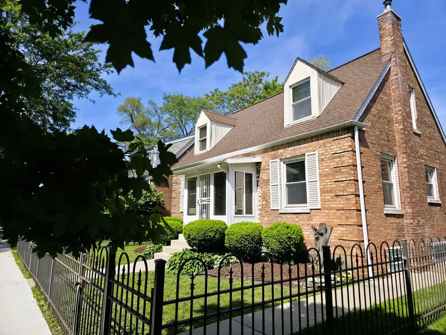 10055 S Oglesby Avenue, Chicago, IL 60617 - #3
