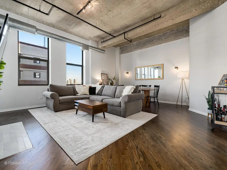 758 N Larrabee Street #615, Chicago, IL 60654 - #3