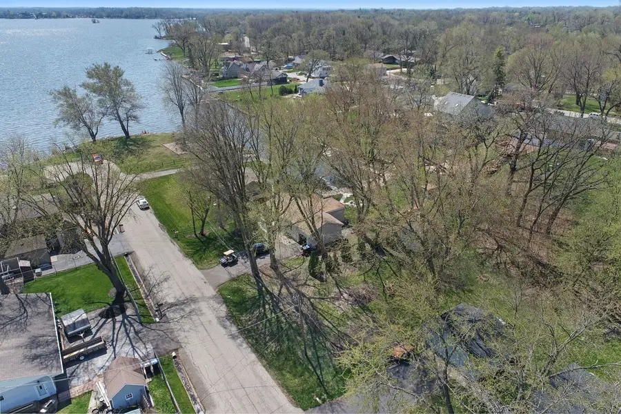 5207 N Lake Street, McHenry, IL 60050 - #2