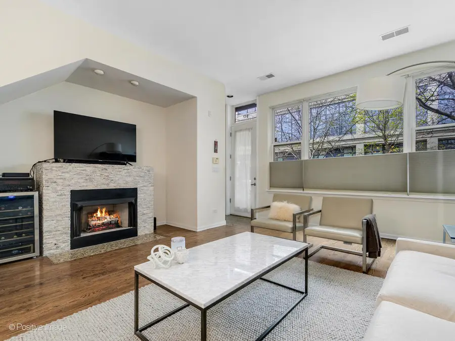 917 N Kingsbury Street, Chicago, IL 60610 - #3