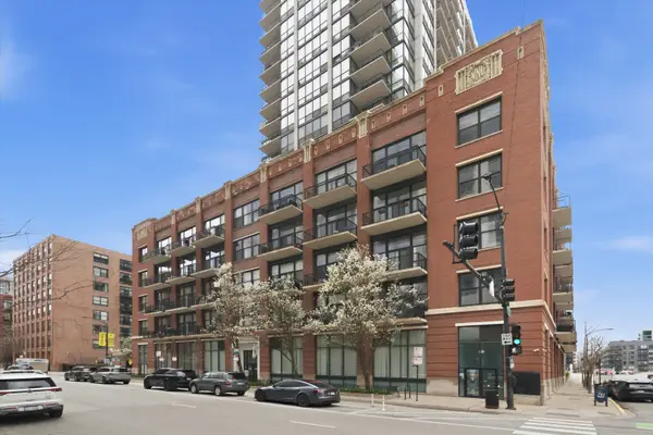 210 S Desplaines Street #1210, Chicago, IL 60661