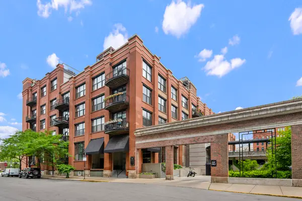 Address Withheld By Seller, Chicago, IL 60607