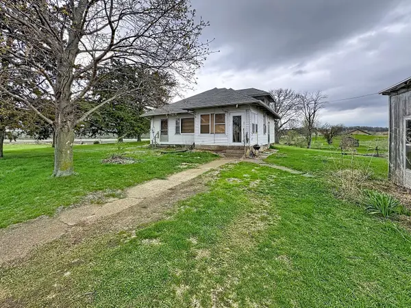 12694 Meredosia Road, Albany, IL 61230