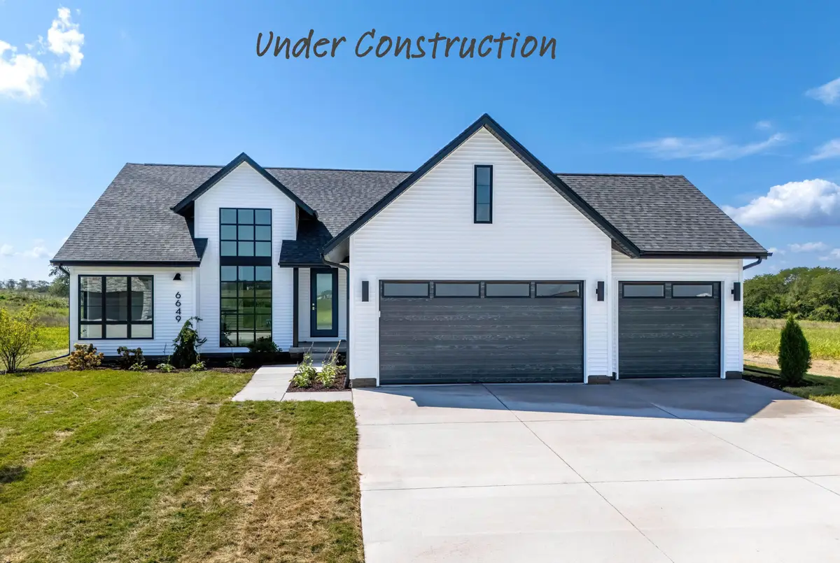 6 Viola Drive, Le Claire, IA 52753 - #1