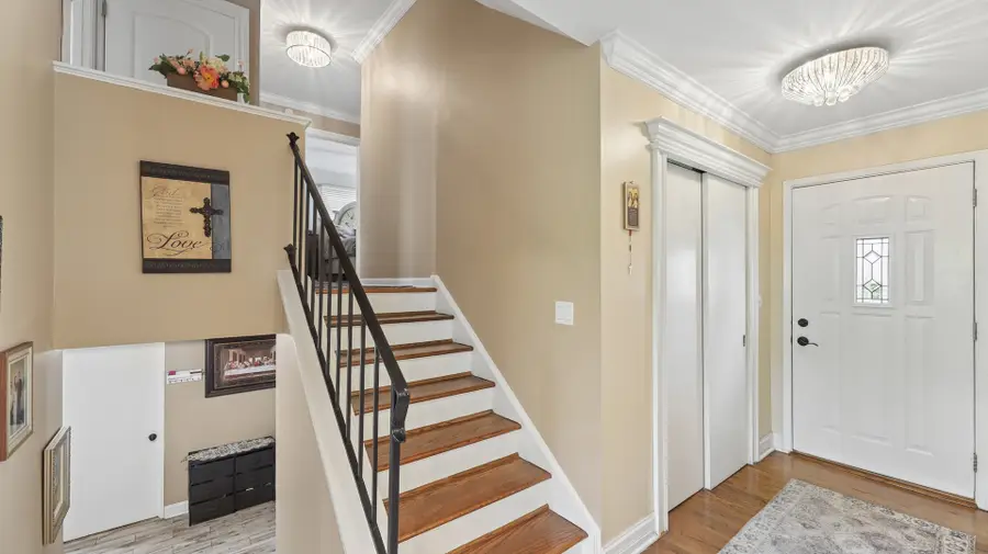 813 Castlewood Lane, Deerfield, IL 60015 - #2