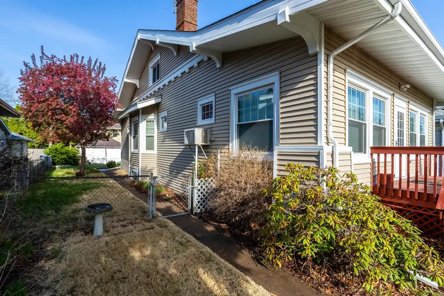 2506 Leclaire Street, Davenport, IA 52803 - #2