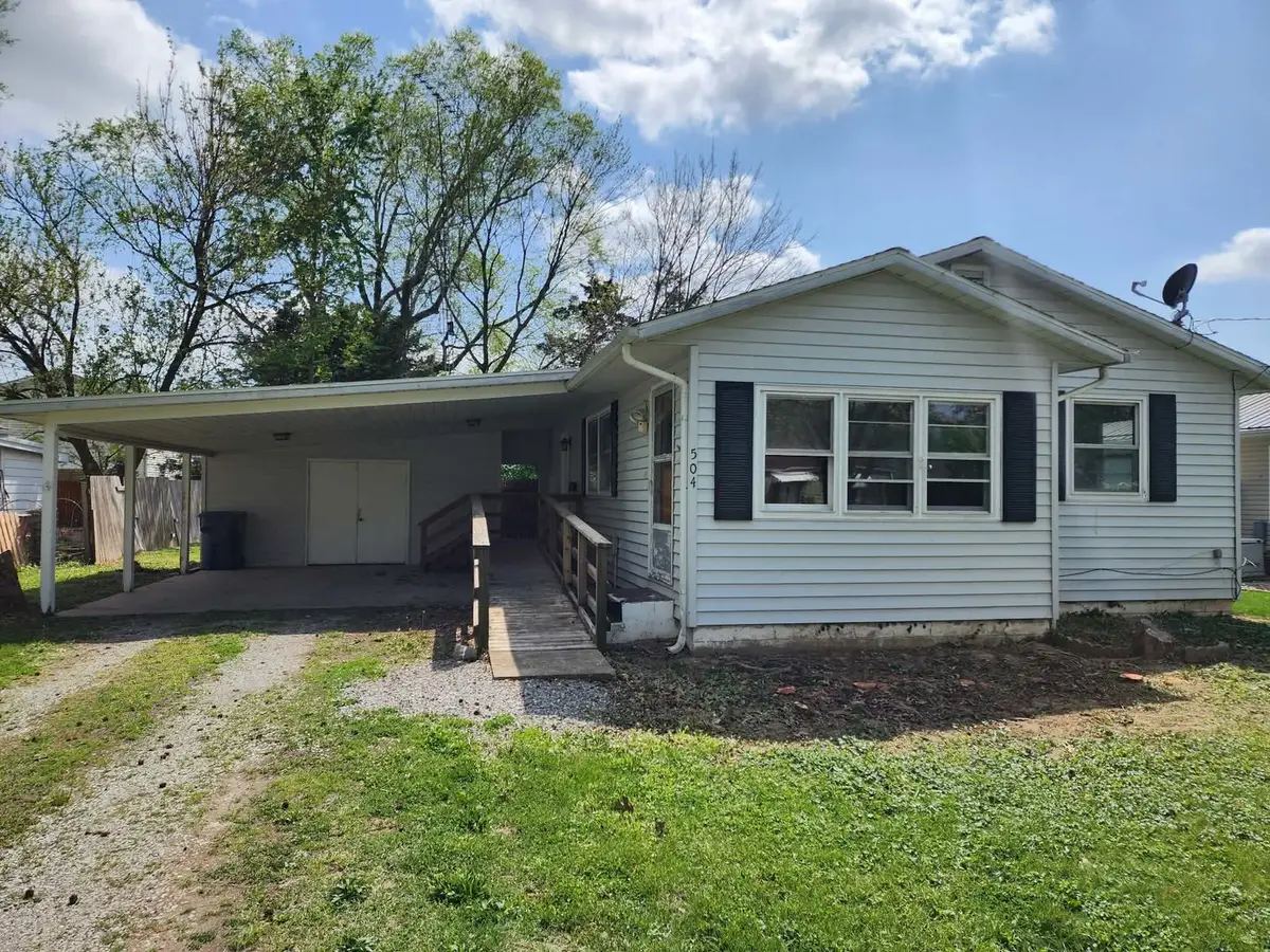 504 W 5th Street, Benton, IL 62812 - #1