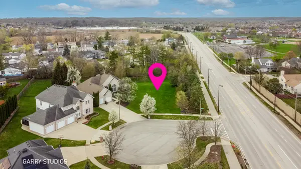 2 Osprey Court, Streamwood, IL 60107