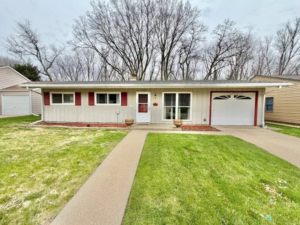 1212 Ogletree Place, Dixon, IL 61021