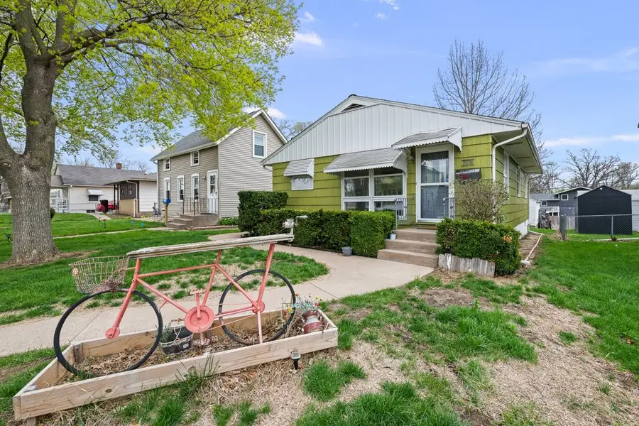 2374 33 Street, South Moline, IL 51265 - #2