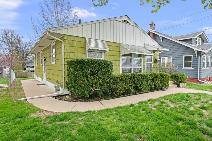 2374 33 Street, South Moline, IL 51265 - #3