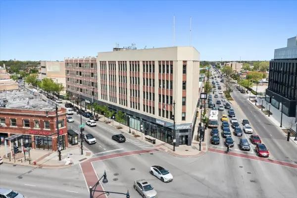 4015 N Milwaukee Avenue #214, Chicago, IL 60641