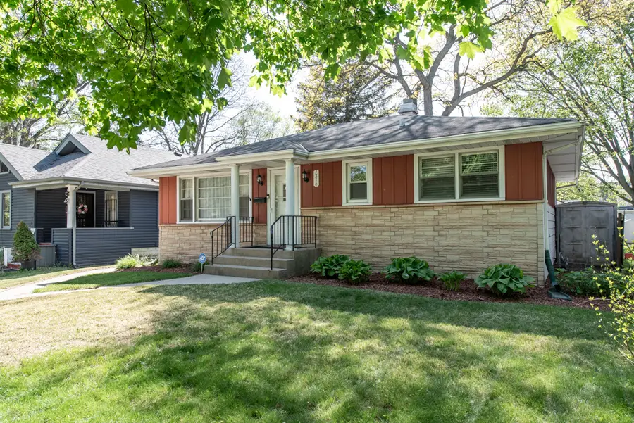 1316 N Ash Street, Waukegan, IL 60085 - #2