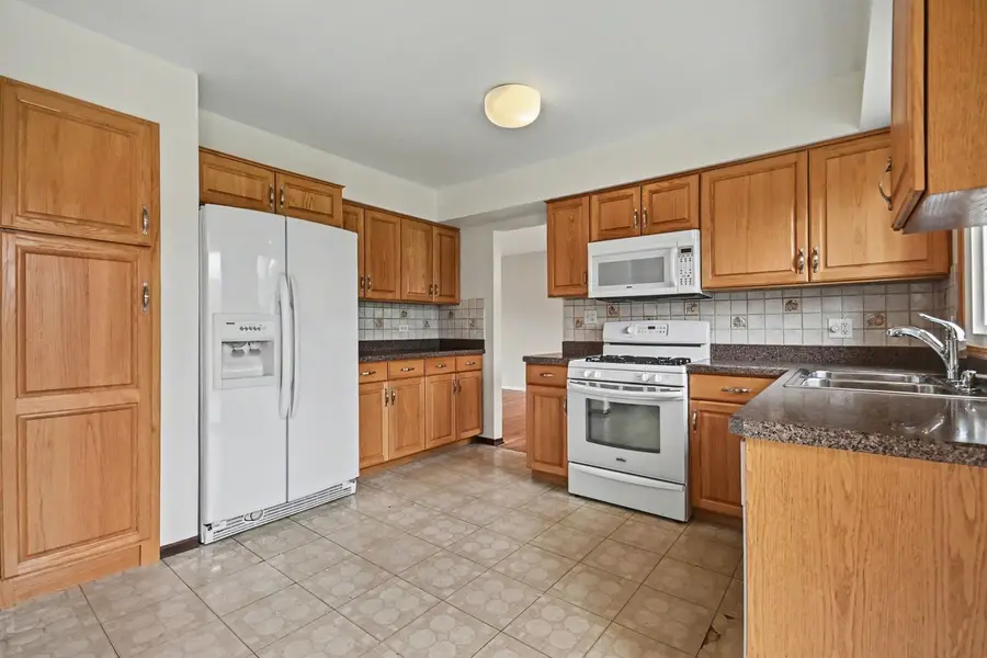 3941 Roslyn Road, Downers Grove, IL 60515 - #2