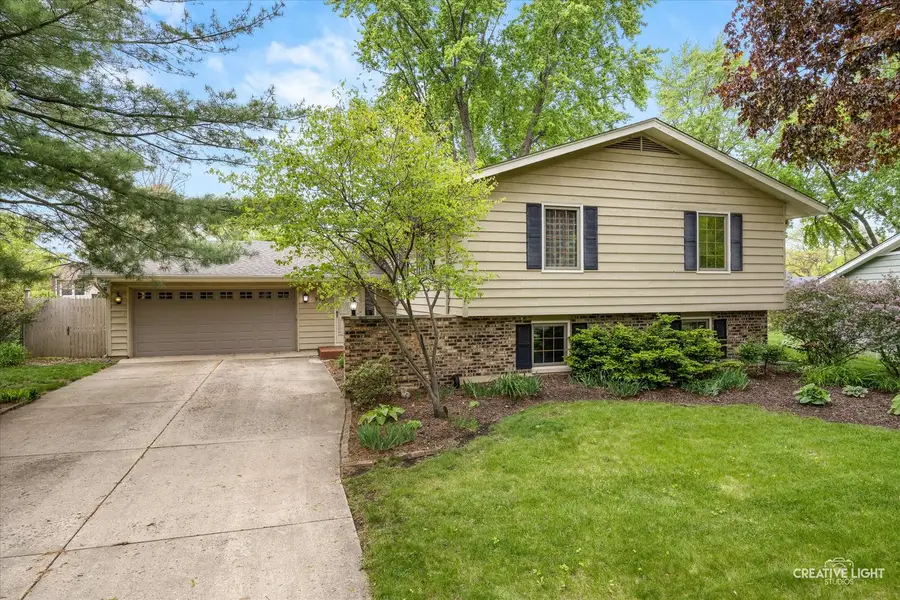 712 Westfield Drive, Saint Charles, IL 60174 - #2