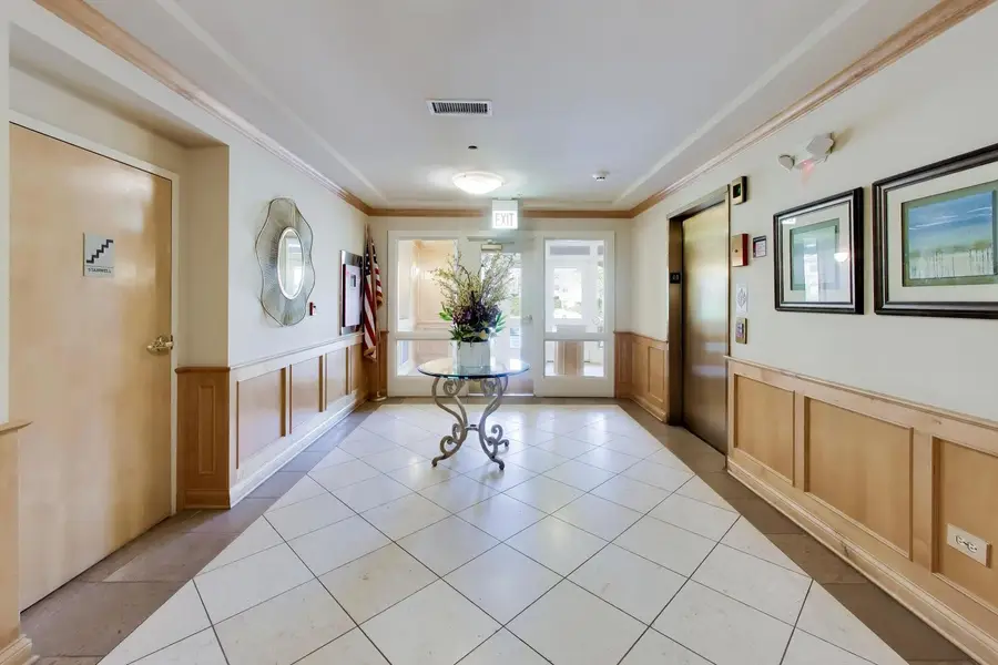 1688 Green Bay Road #404, Highland Park, IL 60035 - #2