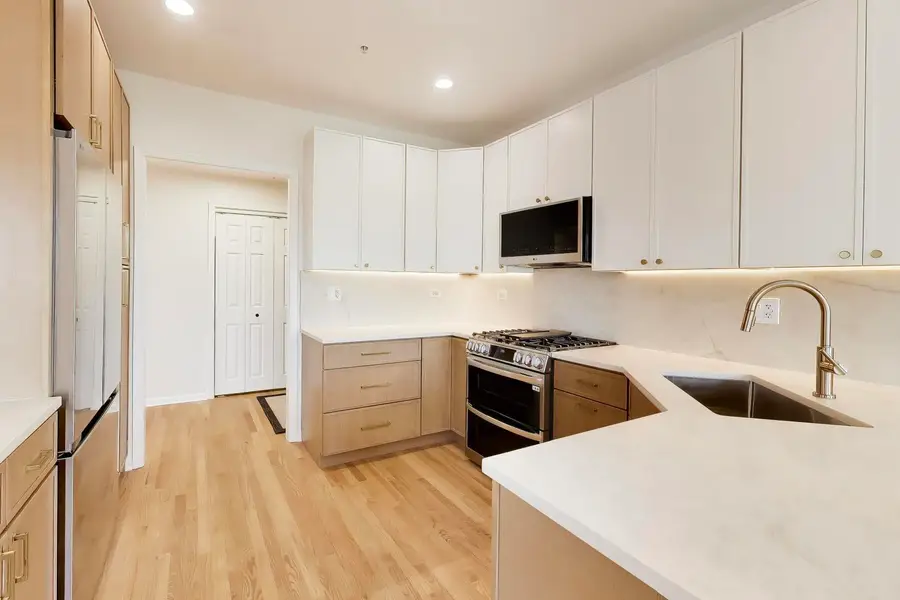 1688 Green Bay Road #404, Highland Park, IL 60035 - #3