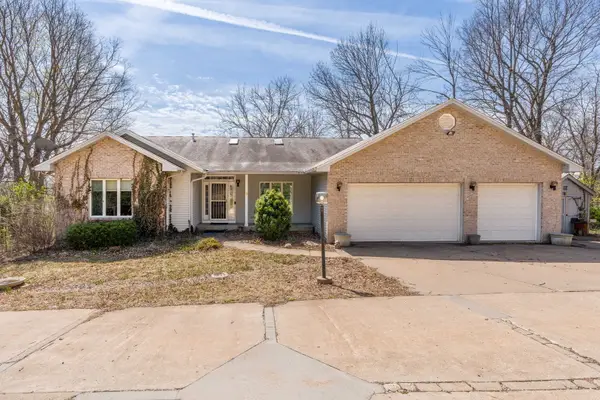 3 Walbrier Court, Le Claire, IA 52753